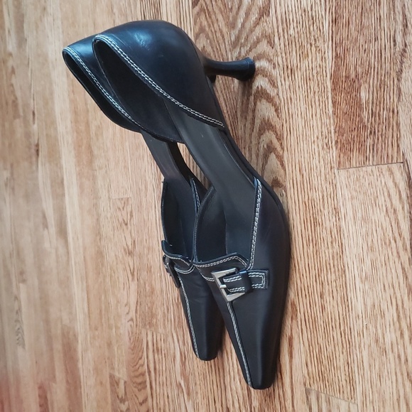 (10) Stuart Weitzman Low Kitten Heel Formal Made in Spain Office Buckle Accent - Picture 4 of 14